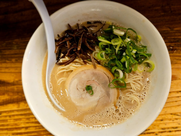 「とんこつらーめん」@豚骨屋 すぎ多 藤枝駅前店の写真