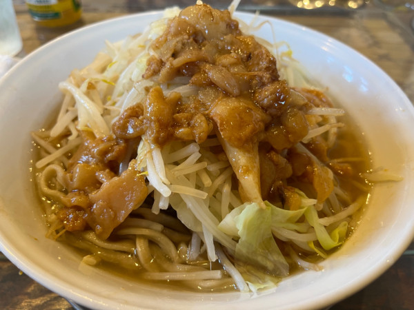 「ラーメン（中盛）ニンニク、アブラ」@麺屋 櫻弐の写真