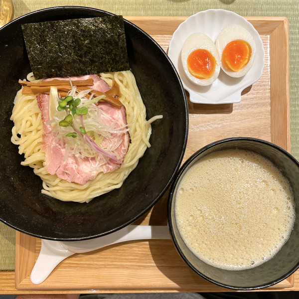 「牡蠣つけ麺＋貝味玉」@らぁ麺 牡蠣と貝の写真