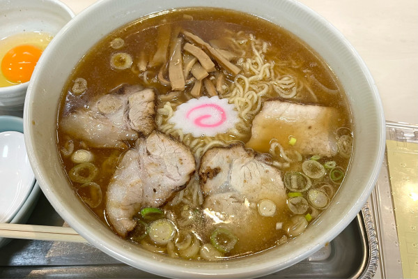 「中華麺+生玉子」@永福町大勝軒の写真