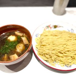 つけそば＋肉、海老ワンタン各1