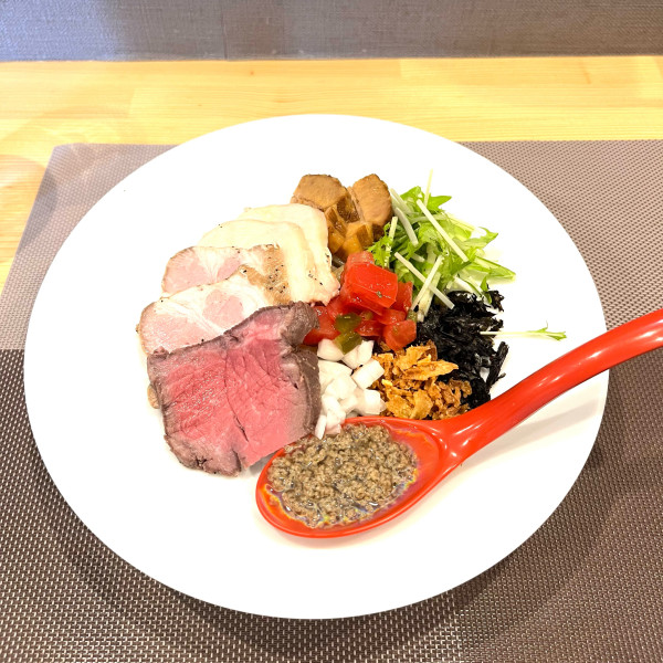 「チャーシューまぜそば」@麺や旬香の写真