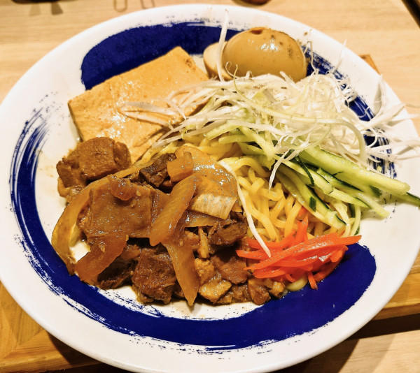 「肉冷やし中華」@肉めし 岡もと 御徒町店の写真