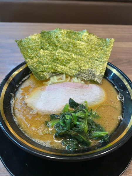 「らーめん」@家系ラーメン王道家直伝 との丸家 八千代店の写真