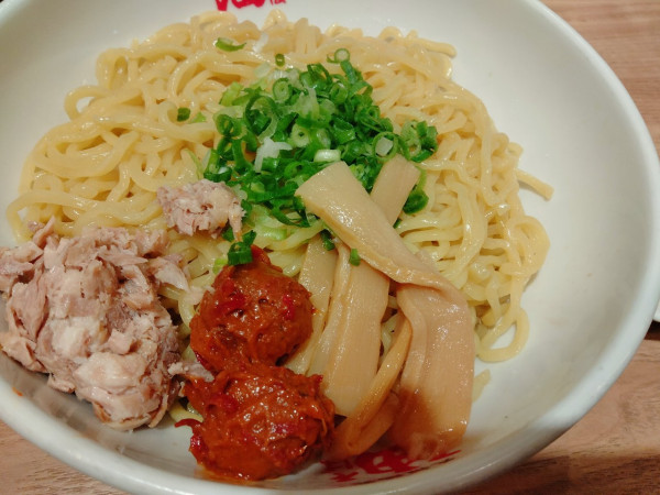 「油そば＋辛味玉」@元祖油堂 新小岩店の写真