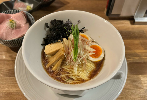 「【限定】冷やしらぁ麺 がごめ昆布水×煮干出汁¥1200」@酒肴場 屯の写真