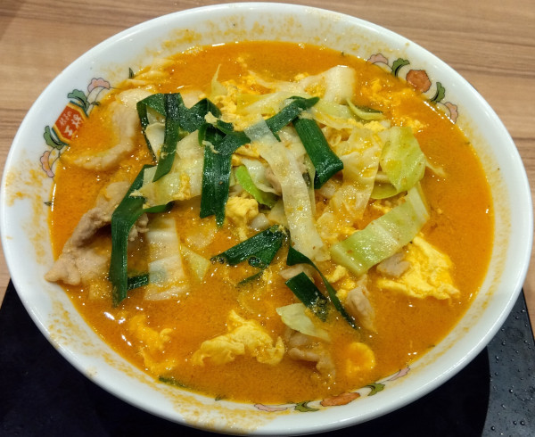 「豚辛ラーメン　638円」@餃子の王将 池袋東口店の写真