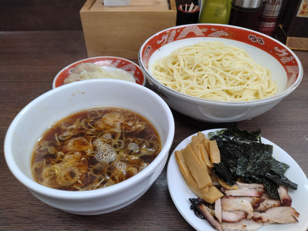 「ワンタンつけソバ」@支那ソバ かづ屋の写真