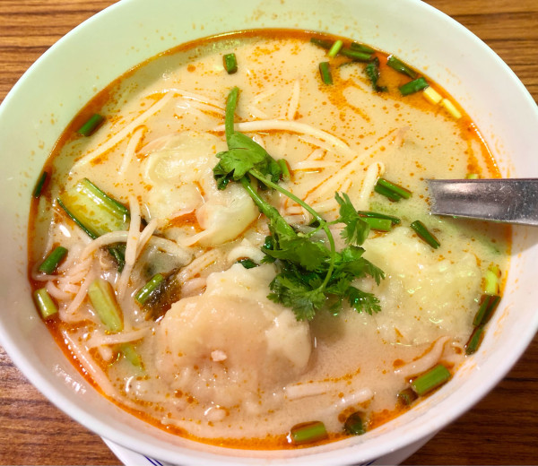 「クィティアオ（バミーから変更）ギョクン　トムヤム1,188円」@ゲウチャイ 横浜クイーンズイースト店の写真