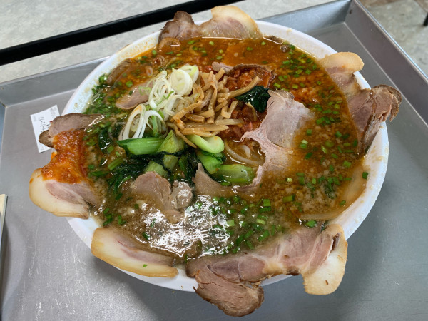 「こってり辛ホルチャーシューメン」@とん平食堂 柏店の写真