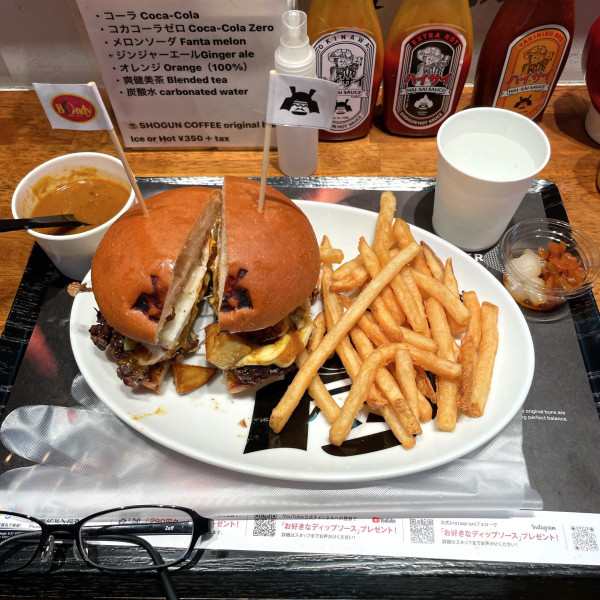 「ボンディカレーバーガー」@ショーグン バーガー 町田店の写真