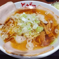 醤油拉麺　＋キャベツバー：一皿サービス