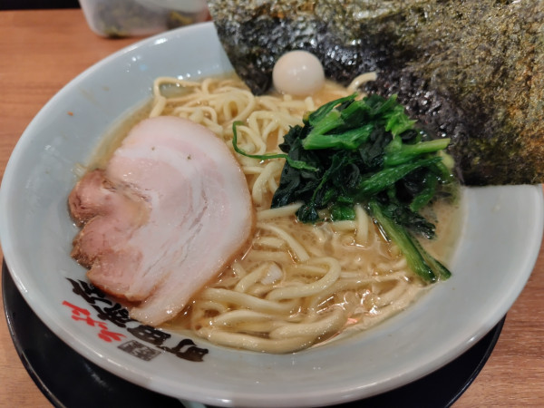 「ラーメン　並　：硬め」@町田商店 清水インター店の写真