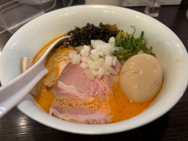 「限定煮干し×海老、味玉」@麺や でこの写真