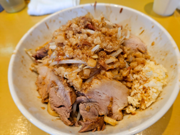 「汁なし+豚マシ」@笑顔の為に 名古屋店の写真