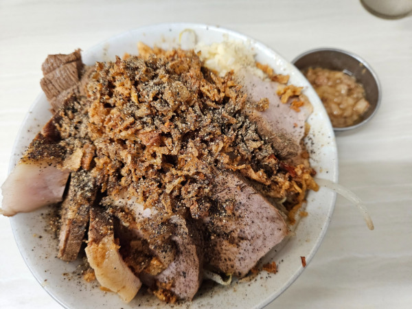 「豚W汁なし」@ラーメン荘 歴史を刻め 本店の写真