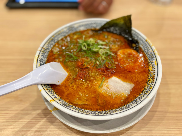 「豚骨醤油ラーメン(赤)」@丸源ラーメン 鳴海店の写真