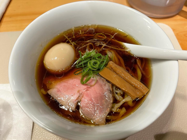 「味玉醤油らーめん」@燎の写真