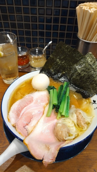 「特製ラーメン（中盛）」@豚骨 蒼翔の写真