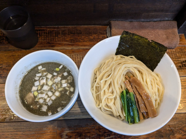 「煮干しつけそば1200円＋大盛150円」@中華そば 幻六の写真