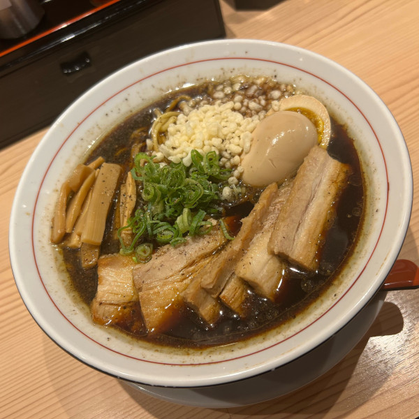 「特製スペシャルブラック中華そば」@鯛塩そば灯花 本店の写真