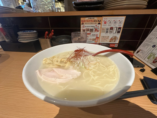 「鶏白湯ラーメン　大盛り無料　780円」@麺屋 汁久の写真
