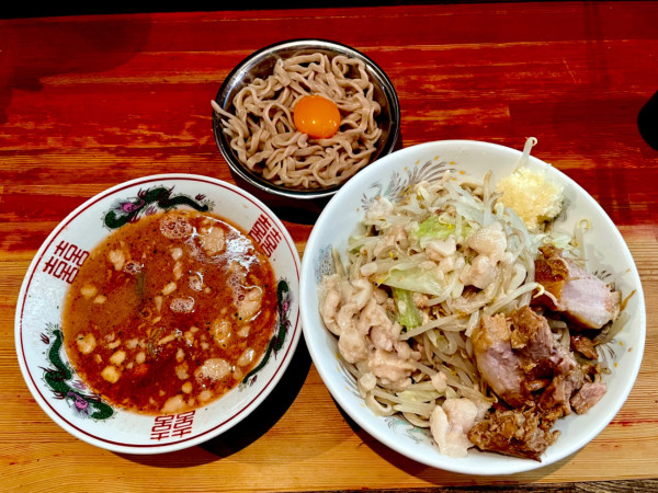 「エビつけ麺麺半分ニンニクアブラ+トドメ玉(たまごかけ麺)」@ラーメン二郎 会津若松駅前店の写真