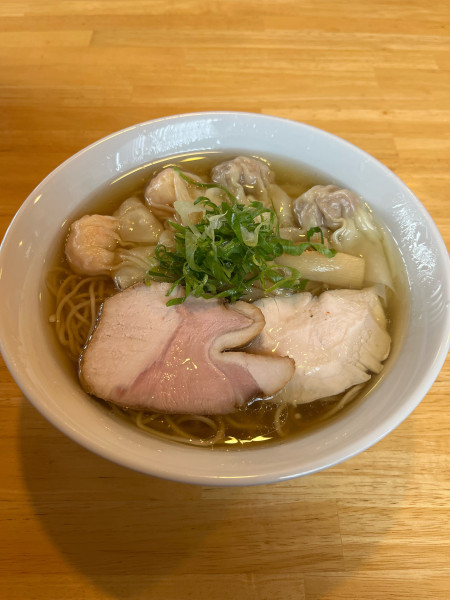 「肉と海老ワンタン麺(白)大盛」@支那そば くろ田の写真