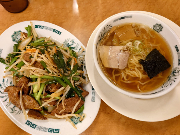 「半ラーメン+レバニラ炒め(800円)」@熱烈中華食堂 日高屋 みずほ台西口店の写真