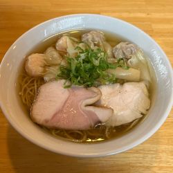 肉と海老ワンタン麺(白)大盛