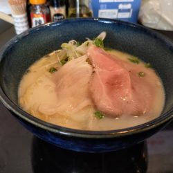 鶏白湯ラーメン