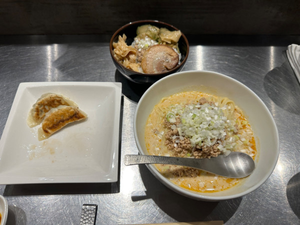 「冷し担担麺＋そぼろ御飯（並盛・180g）1,400円」@高崎はた山の写真