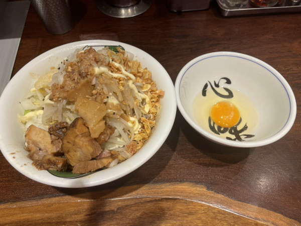 「汁無しそば（ミニ）¥950」@ラーメン 雷 東京本丸店の写真