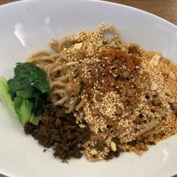 汁無し担々麺　950円