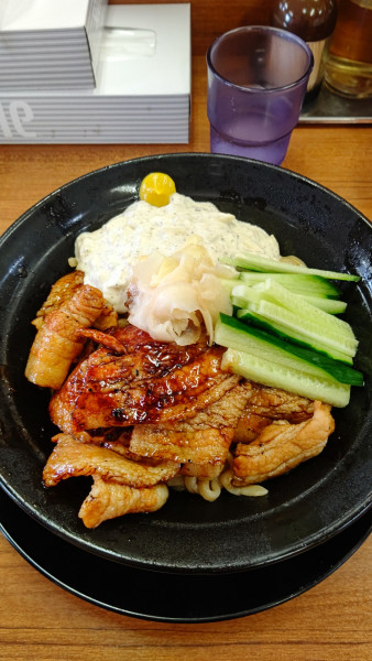 「すごい冷やし中華　1000円」@ライスとらーめん立川家 いせさき店の写真