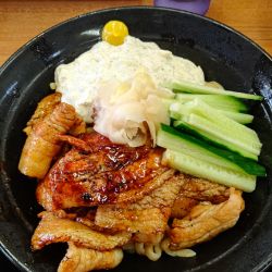 すごい冷やし中華　1000円