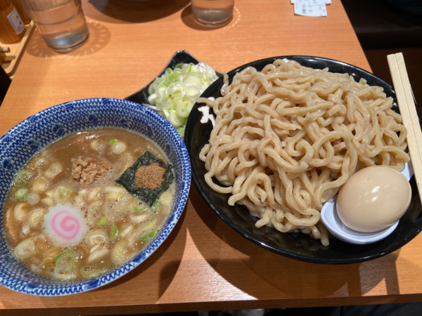 「特製つけめん＋大盛り＋ネギ増し」@六厘舎の写真