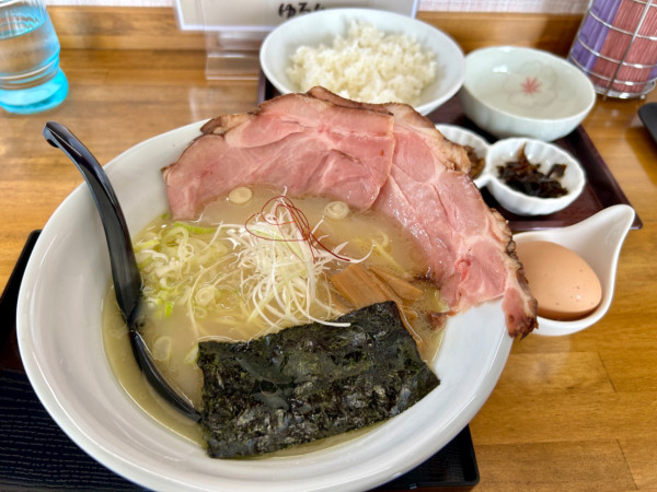 「白湯ラーメンしお(850￥)」@ラーメンゆるりの写真