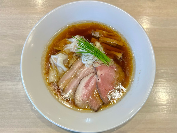 「★地鶏としじみの中華蕎麦(醤油)🍜¥1,200」@宍道湖しじみ中華蕎麦 琥珀 東京本店の写真