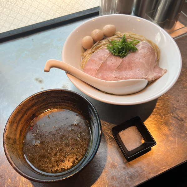 「鮑の肝のニボンゴレ黄金昆布水つけ蕎麦大盛り＋うずら」@さんじの写真