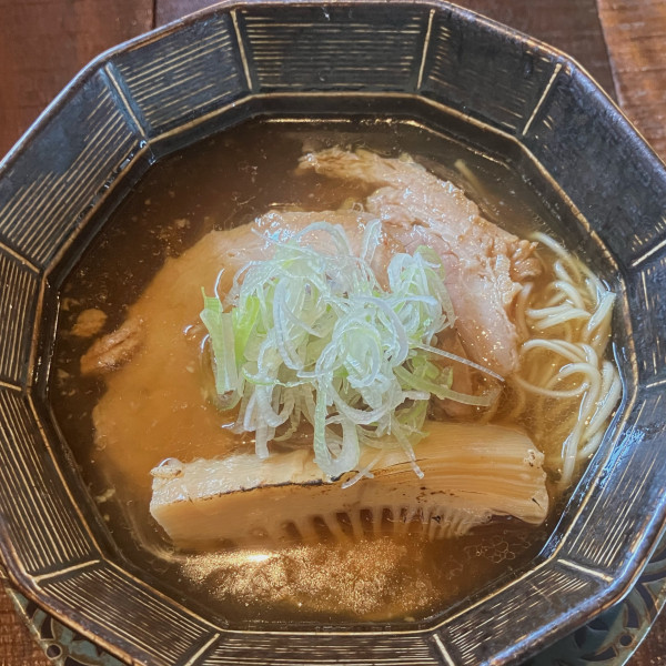 「醤油らぁ麺1000円」@古民家ヌードゥル黒揚羽森住の写真