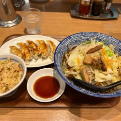 とんさいラーメン950円、Aセット500円