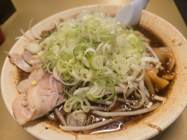 「しょうゆチャーシューメン ￥1,000」@超ごってり麺 ごっつ 亀戸本店の写真