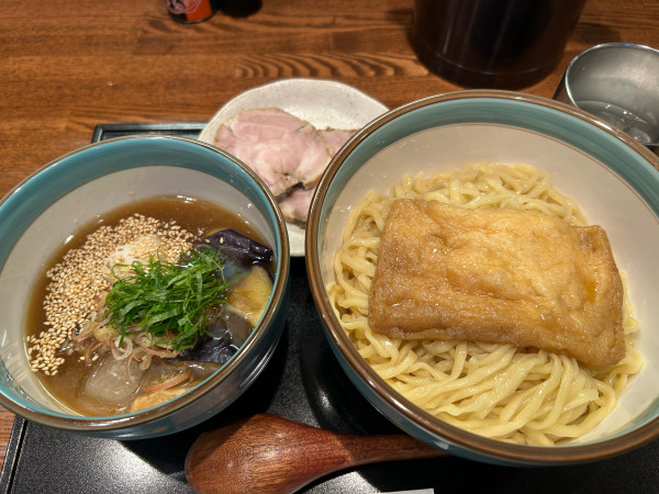 「茄子とおろしの冷やしつけ麺+チャーシュー(2枚)」@中華蕎麦 きつねの写真