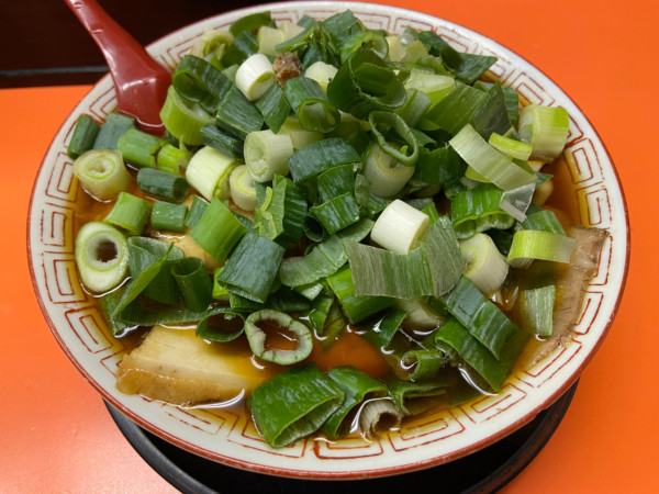 「中華そば 中盛＋ネギ増量」@麺屋7.5Hz+ 梅田店の写真