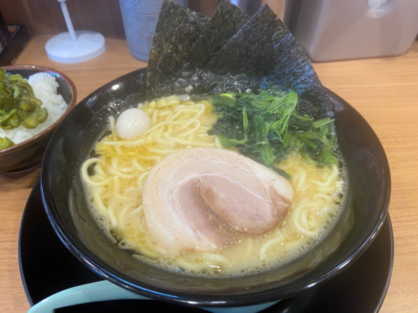 「ラーメン（かため）」@綱島商店の写真