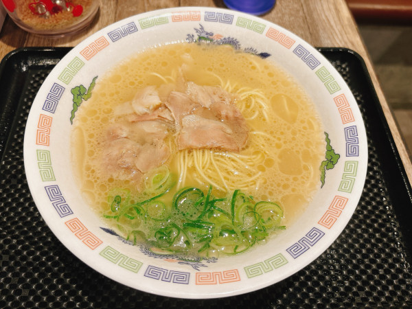 「ラーメン」@博多ラーメンはかたや 警固店の写真