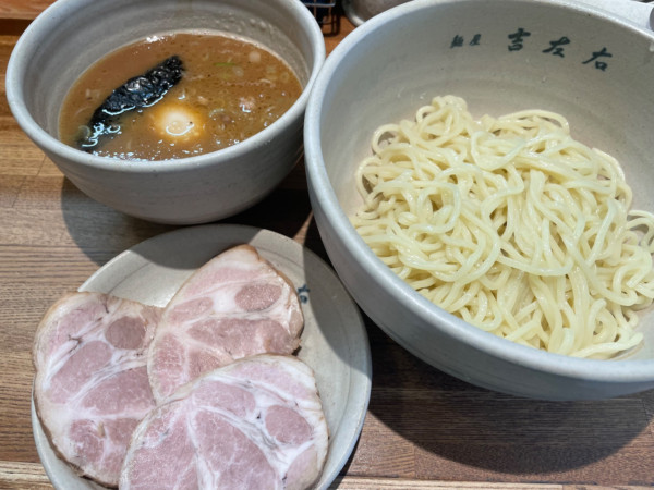 「味玉つけめん(麺２００ｇ)＋チャーシュー（1700円）」@麺屋吉左右の写真
