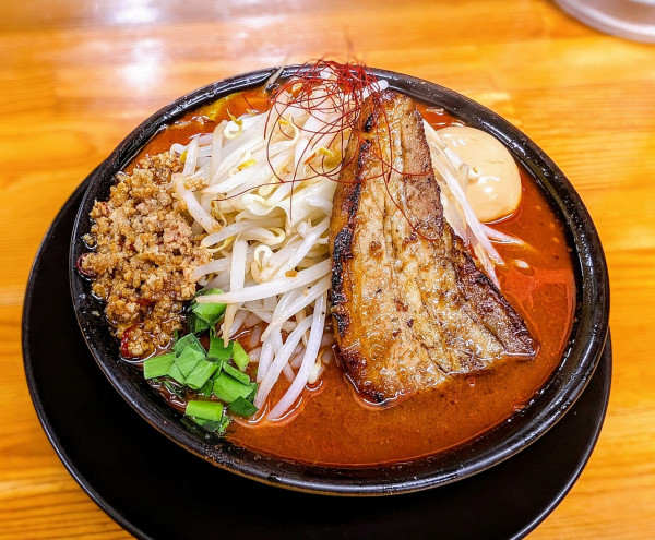 「しびれ辛みそ誤爆」@ラーメン・つけ麺 爆王の写真