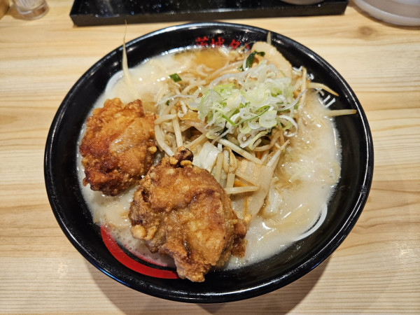 「濃厚唐揚げタンメン」@茨城タンメン カミナリ  古河店の写真